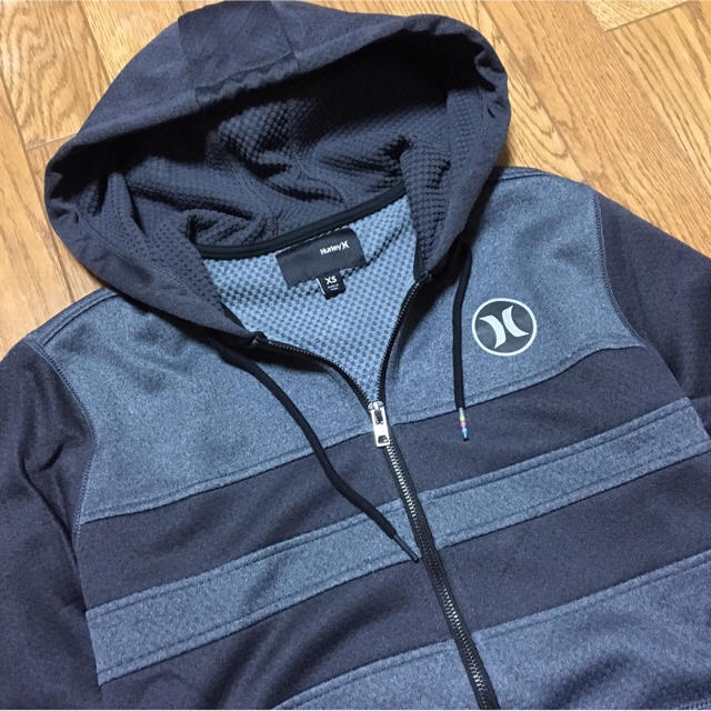 Hurley(ハーレー)の■新品★ハーレー ジップ パーカー Dグレー切替XS■ボーダー切替 メンズのトップス(パーカー)の商品写真