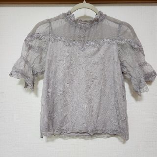 マジェスティックレゴン(MAJESTIC LEGON)のマジェスティックレゴン  レース グレー トップス Ｍサイズ(Tシャツ(半袖/袖なし))