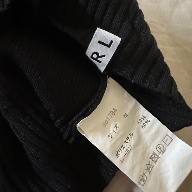 GRL(グレイル)のGRL グレイル　トップス　カットソー　tシャツ パフスリーブ ショート丈　黒 レディースのトップス(カットソー(半袖/袖なし))の商品写真