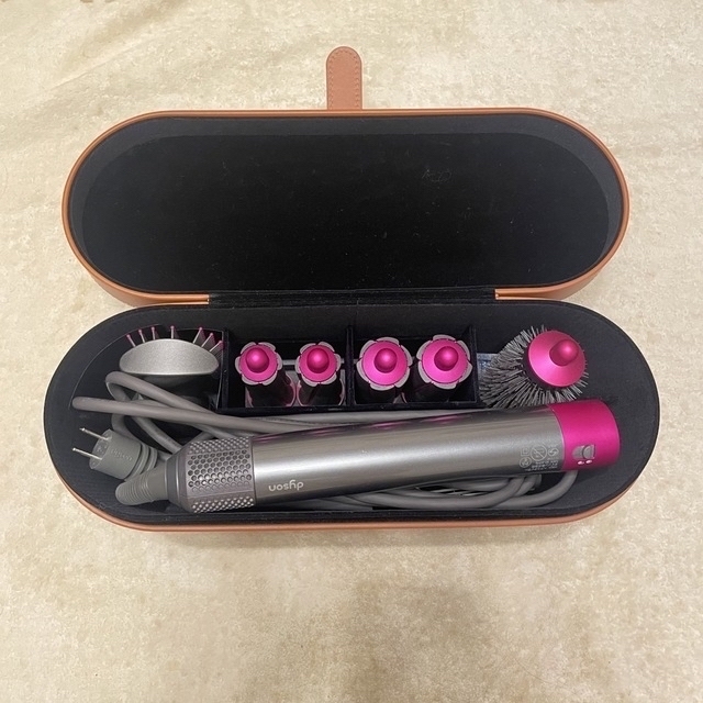 プレゼント対象商品 【ほぼ未使用】Dyson Volume＋Shape Airwrap ...