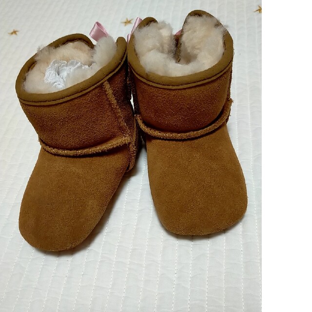 【未使用タグ付き】11cm UGGベビーブーツ