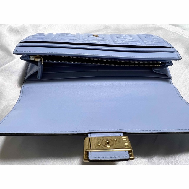 FENDI(フェンディ)のフェンディ　バゲット コンチネンタル財布　 ライトブルー メンズのファッション小物(長財布)の商品写真