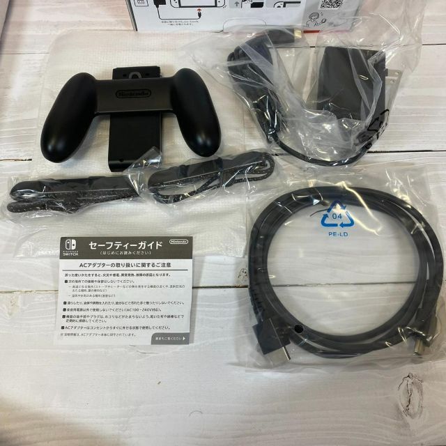 新品 Nintendo Switch 有機ELモデル 本体 ホワイト スイッチ エンタメ/ホビーのゲームソフト/ゲーム機本体(家庭用ゲーム機本体)の商品写真