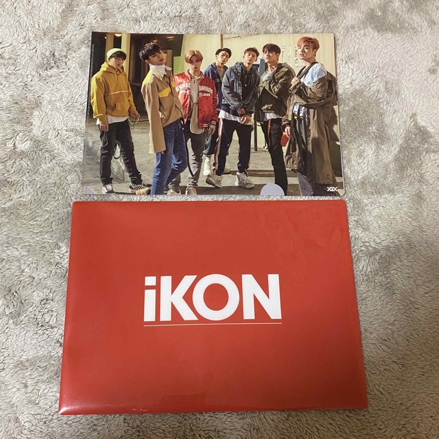 iKON(アイコン)のiKON クリアファイル エンタメ/ホビーのタレントグッズ(アイドルグッズ)の商品写真