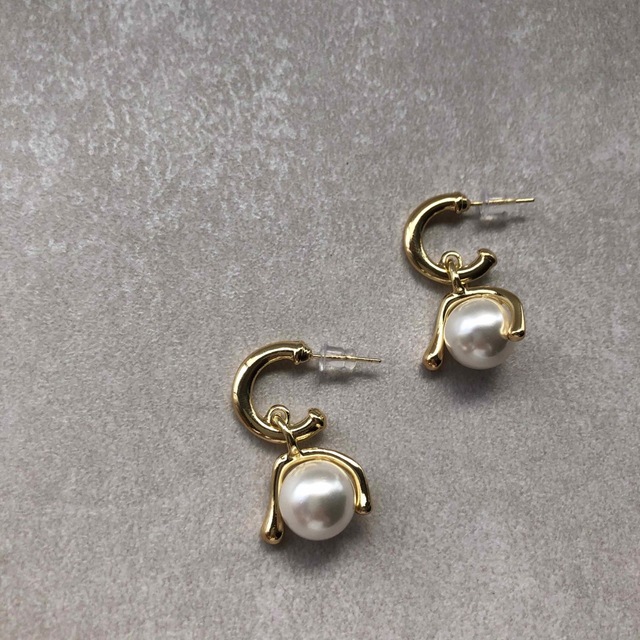 Ameri VINTAGE(アメリヴィンテージ)のN-216 classical gold×perl  pierce レディースのアクセサリー(ピアス)の商品写真