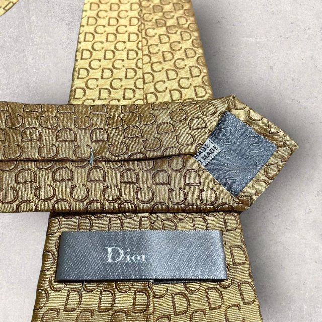 DIOR HOMME(ディオールオム)の美品 DIOR HOMME ディオールオム CDロゴ ネクタイ ゴールド 金 メンズのファッション小物(ネクタイ)の商品写真