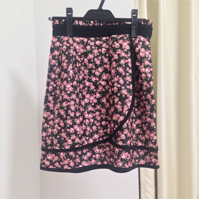 LAISSE PASSE(レッセパッセ)のレッセパッセ 花柄 スカート レディースのスカート(ひざ丈スカート)の商品写真