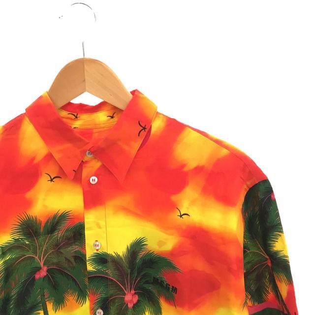 MSGM(エムエスジイエム)の【新品】  MSGM / エムエスジーエム | 2019SS | CAMICIA SHIRT レーヨン パームツリー モチーフ プリント 総柄 アロハ シャツ | 38 | オレンジ系 | メンズ メンズのトップス(Tシャツ/カットソー(半袖/袖なし))の商品写真