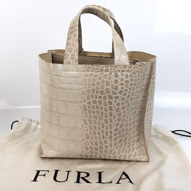 Furla FURLA フルラ 型押し レザー ハンドバッグ ベージュ レディース ブランドの通販 by CHOCO⭐︎値下げ交渉OK｜フルラ ならラクマ