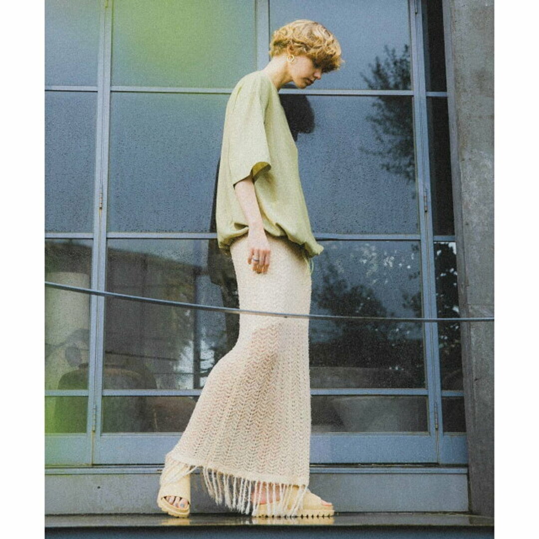 KBF(ケービーエフ)の【BEIGE】フリンジ透かし編みニットスカート レディースのスカート(ロングスカート)の商品写真