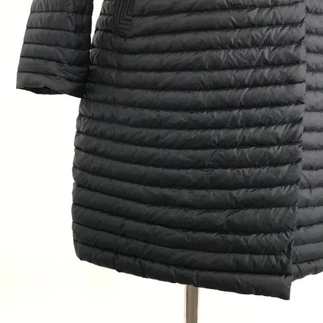 MONCLER(モンクレール)の【美品】  MONCLER / モンクレール | PREMIERE PENFRET ベルト付き ノーカラー トレンチ ダウン コート | 2 | ネイビー | レディース レディースのジャケット/アウター(その他)の商品写真