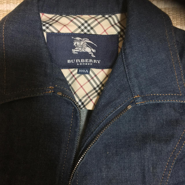 BURBERRY(バーバリー)のバーバリーデニムジャケット  100センチ キッズ/ベビー/マタニティのキッズ服男の子用(90cm~)(ジャケット/上着)の商品写真