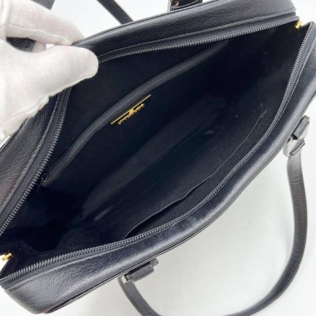 GIVENCHY シボ革 肩掛けトートバッグ ロゴ型押し ゴールド金具 A4収納