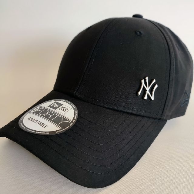 NEW ERA(ニューエラー)の【新品】 ニューエラ MLB NY ヤンキース メタルロゴ（黒） メンズの帽子(キャップ)の商品写真