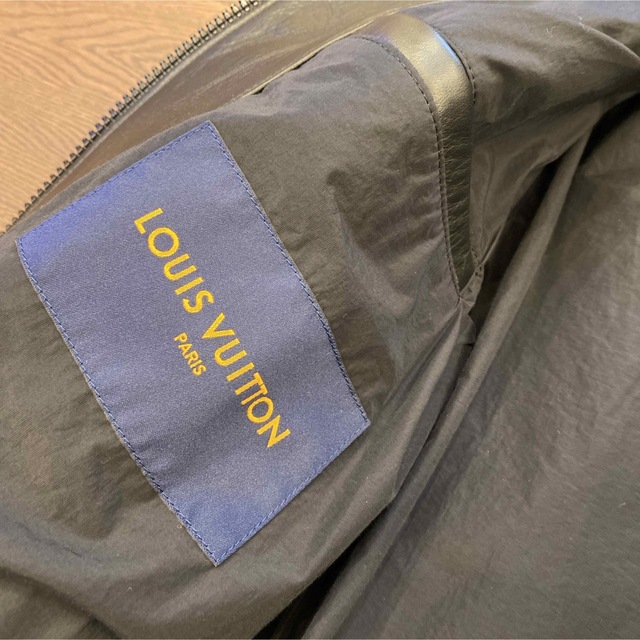 LOUIS VUITTON(ルイヴィトン)の美品　22年ルイヴィトン　レザージャケット　サイズ46 メンズのジャケット/アウター(レザージャケット)の商品写真
