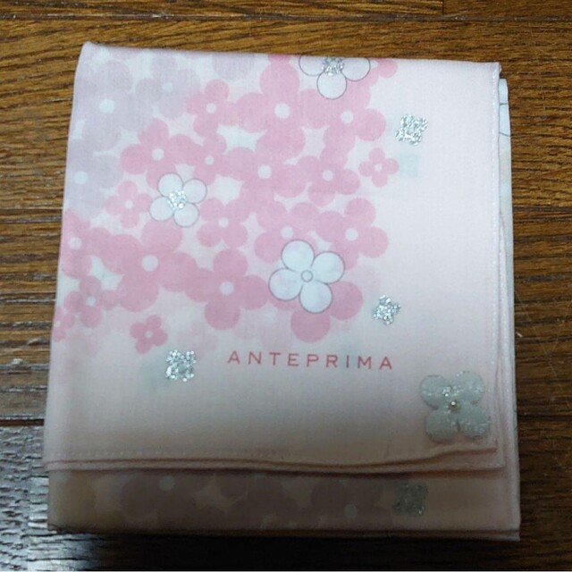 ANTEPRIMA(アンテプリマ)の【新品】ANTEPRIMA ハンカチ レディースのファッション小物(ハンカチ)の商品写真