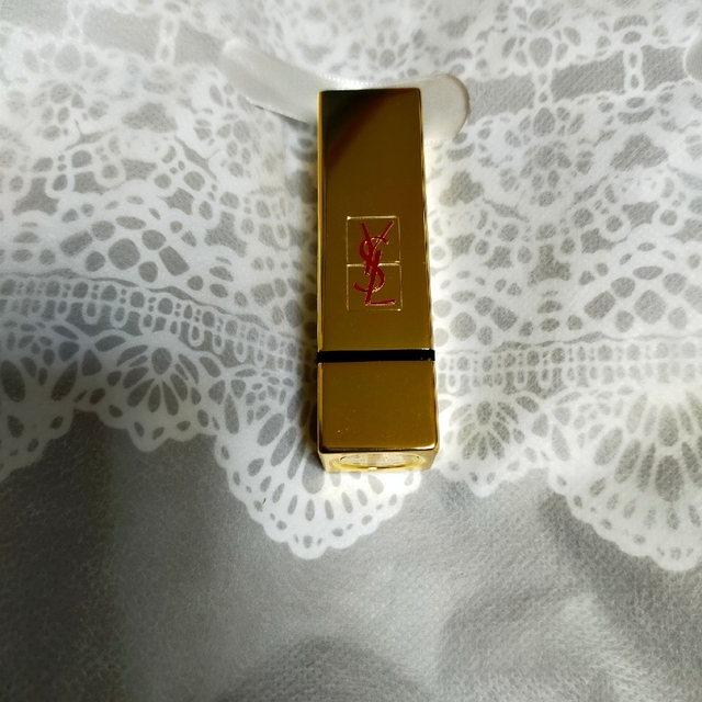 Yves Saint Laurent Beaute(イヴサンローランボーテ)のイヴサンローラン　ルージュピュールクチュール　マット　210 コスメ/美容のベースメイク/化粧品(口紅)の商品写真