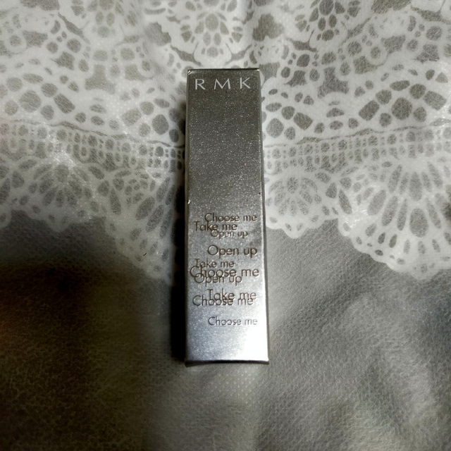 RMK(アールエムケー)のRMK　イレジスティブル　グローリップス　EX-04 シャイニーゴールド コスメ/美容のベースメイク/化粧品(口紅)の商品写真