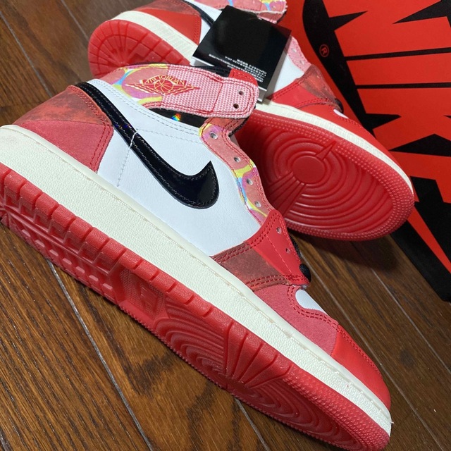 NIKE(ナイキ)のNIKEナイキaj1エアジョーダン1 AirJordan1スパイダーマン レディースの靴/シューズ(スニーカー)の商品写真