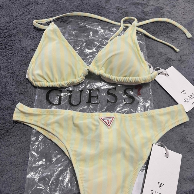 GUESS(ゲス)の新品 定価 12800円 GUESS ビキニ👙 レディースの水着/浴衣(水着)の商品写真