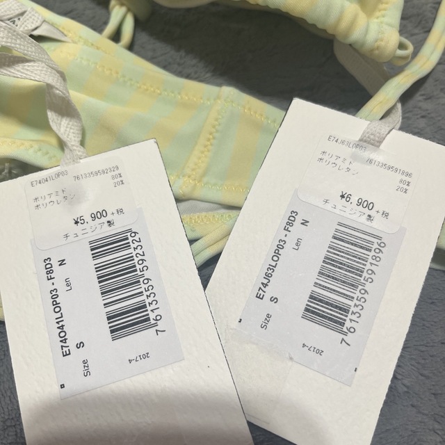 GUESS(ゲス)の新品 定価 12800円 GUESS ビキニ👙 レディースの水着/浴衣(水着)の商品写真