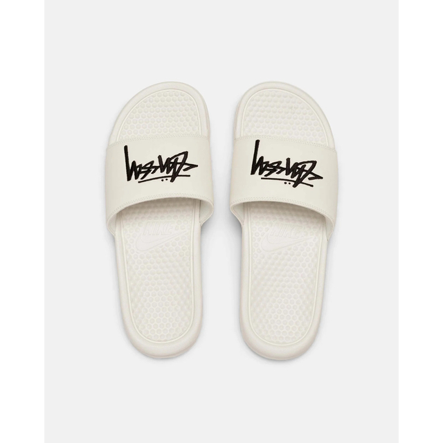 STUSSY(ステューシー)のSTUSSY & NIKE BENASSI SLIDE BLACK & SAIL メンズの靴/シューズ(サンダル)の商品写真