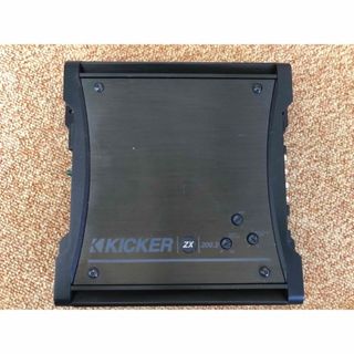 kickerのパワーアンプ名器ZＸの200.2です、音出し確認してます！(カーオーディオ)