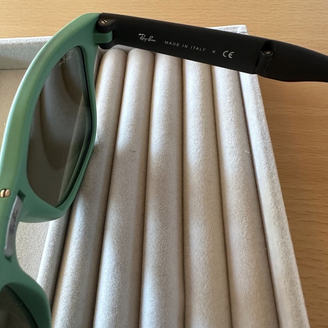 Ray-Ban(レイバン)の専用レア色　美品　RB4105 ウェイファーラーフォールディング　 メンズのファッション小物(サングラス/メガネ)の商品写真