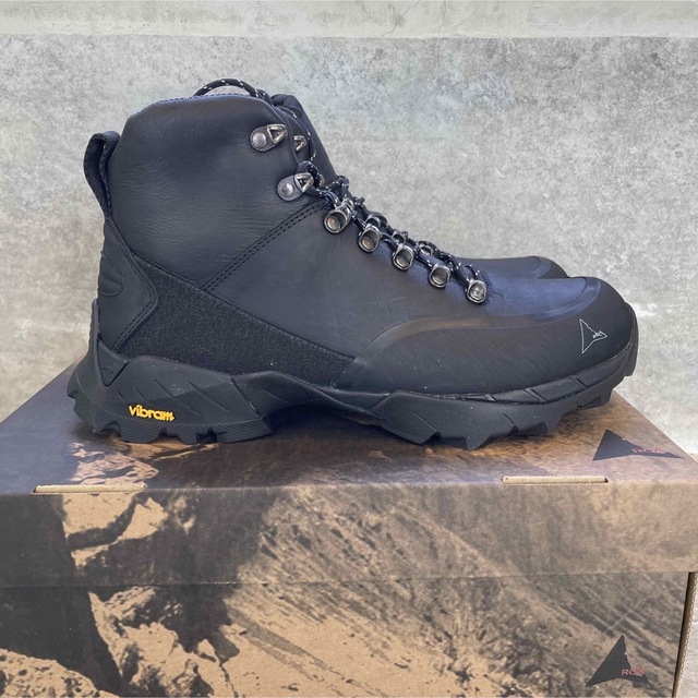 新品 ROA hiking スニーカー ブーツ