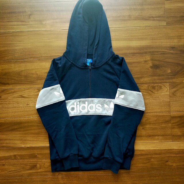 adidas(アディダス)のadidas　キッズ　パーカー　古着 キッズ/ベビー/マタニティのキッズ服男の子用(90cm~)(ジャケット/上着)の商品写真