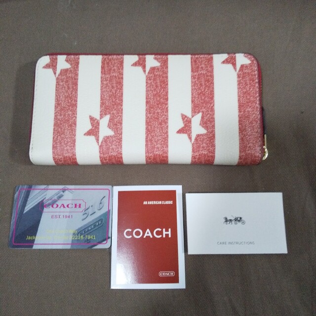 COACH(コーチ)の【新品未使用】COACH コーチ長財布  スター！ レディースのファッション小物(財布)の商品写真