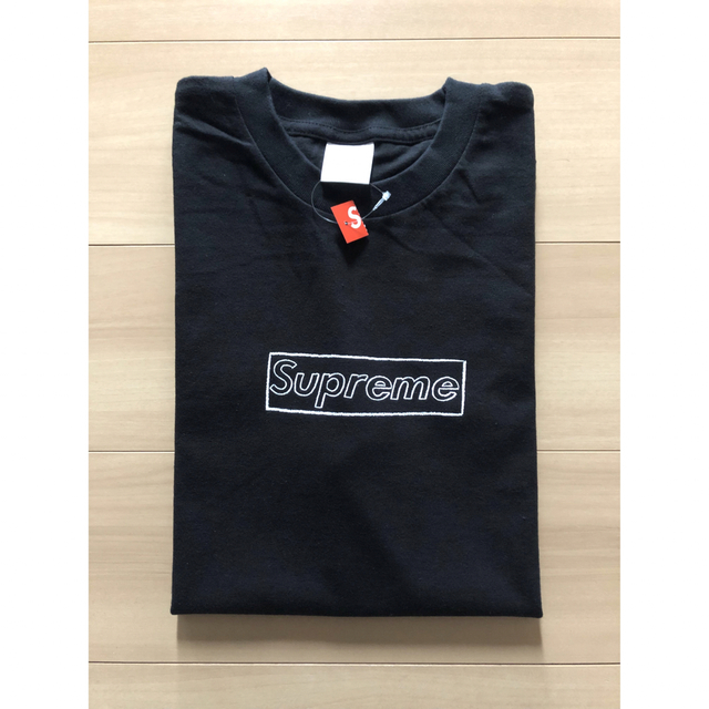 シュプリーム　Kaws Chalk Logo Tee　黒Mトップス