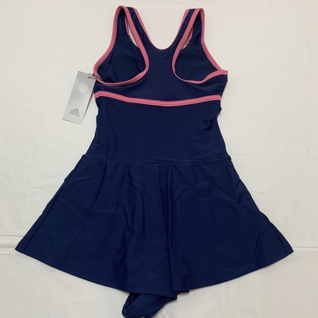 adidas(アディダス)の新品　アディダス　水着　150 スイム　ワンピース キッズ/ベビー/マタニティのキッズ服女の子用(90cm~)(水着)の商品写真