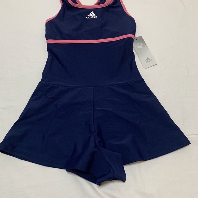 adidas(アディダス)の新品　アディダス　水着　150 スイム　ワンピース キッズ/ベビー/マタニティのキッズ服女の子用(90cm~)(水着)の商品写真