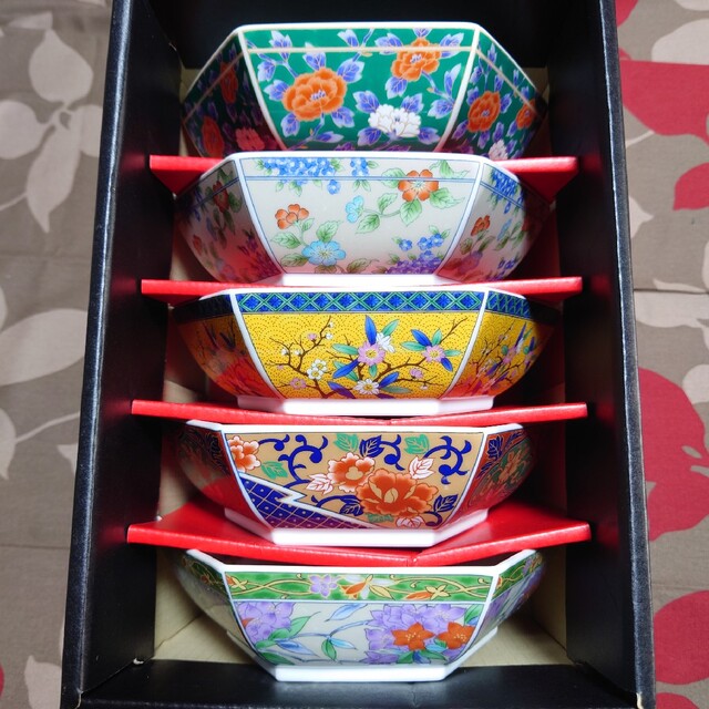 吾山窯 六角鉢 ５枚セット 美濃焼 ヤマ吾陶器 未使用 和食器 盛鉢 花柄 中鉢