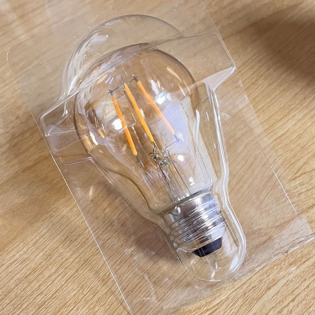 3COINS(スリーコインズ)の3coins LEDフィラメント電球 インテリア/住まい/日用品のライト/照明/LED(蛍光灯/電球)の商品写真