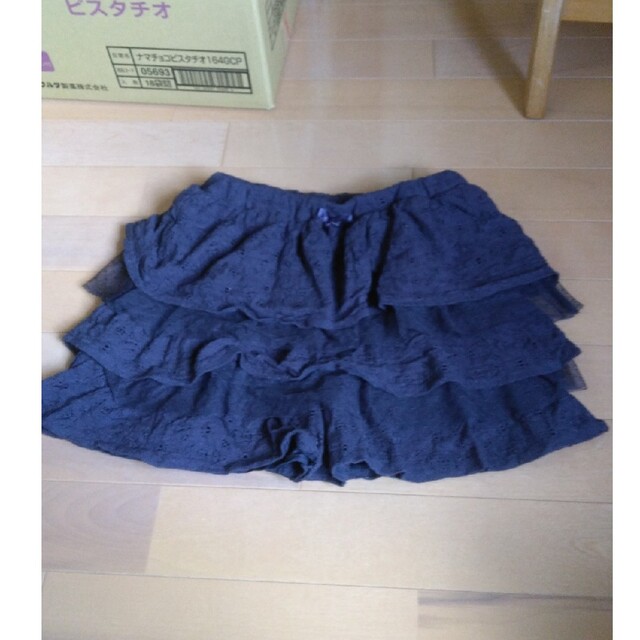 GU(ジーユー)のGU 女児用スカート　140サイズ キッズ/ベビー/マタニティのキッズ服女の子用(90cm~)(パンツ/スパッツ)の商品写真
