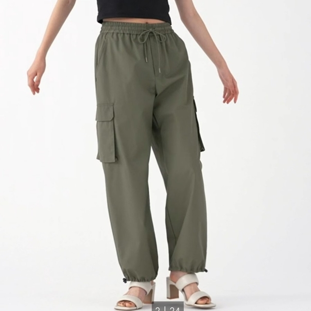 GU(ジーユー)のGU カーゴプルオンパンツ(丈標準67㎝～71㎝) /57 OLIVE/XL レディースのパンツ(ワークパンツ/カーゴパンツ)の商品写真