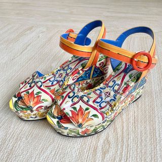 ドルチェアンドガッバーナ(DOLCE&GABBANA)の超激レア 美品 サイズ37 ドルチェ&ガッバーナ マヨルカ柄 ストラップサンダル(サンダル)