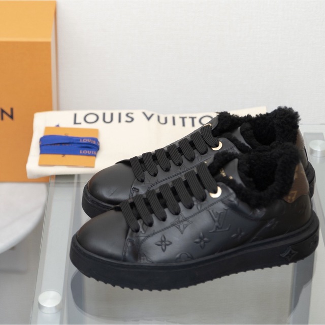 【LOUIS VUITTON】スニーカータイムアウト ローカット ロゴ　ブラック