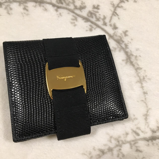 ✨未使用に近い✨　Salvatore Ferragamo ミニ財布　ヴァラリボン