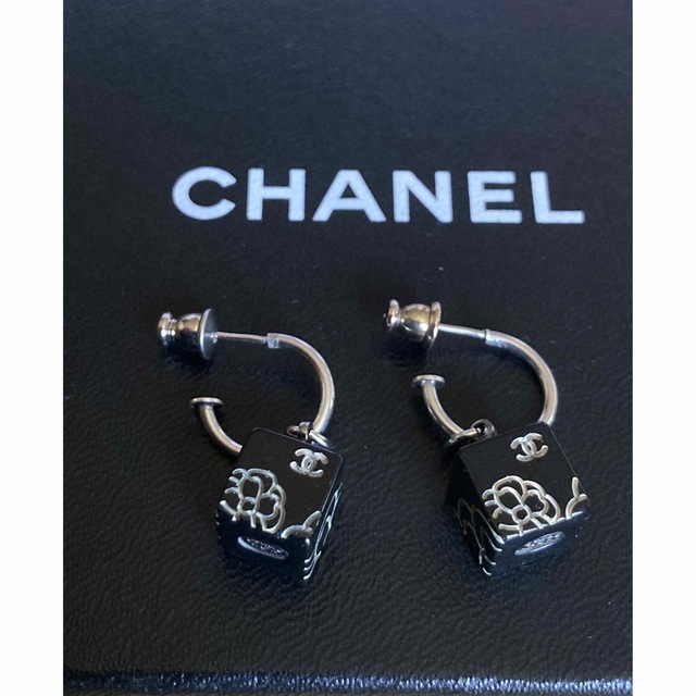 CHANEL   シャネル　　ピアス　　キューブ　ヴィンテージ