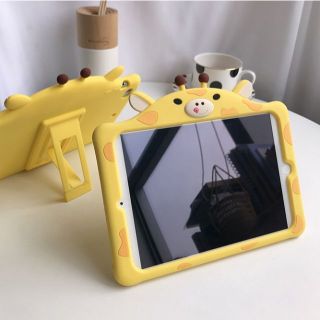 iPadケース iPadカバー 多機種対応 ハンドル付き 衝撃吸収 立てる(iPadケース)