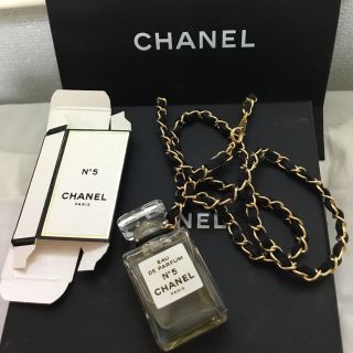 シャネル(CHANEL)の♡シャネル香水ネックレス♡No.5(香水(女性用))