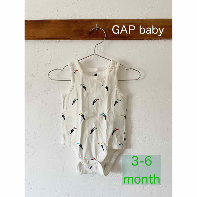 babyGAP(ベビーギャップ)のbaby GAPノースリーブロンパース キッズ/ベビー/マタニティのベビー服(~85cm)(ロンパース)の商品写真