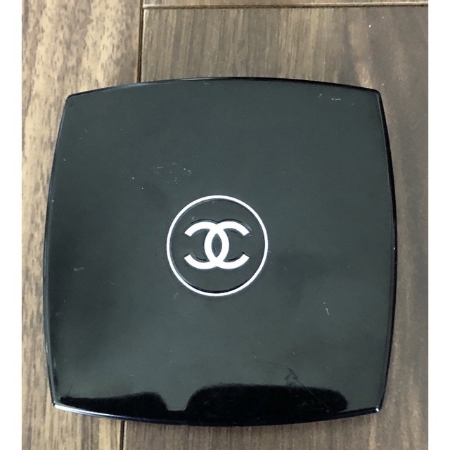 CHANEL(シャネル)のシャネル　プレストパウダー　ナチュラル コスメ/美容のベースメイク/化粧品(フェイスパウダー)の商品写真