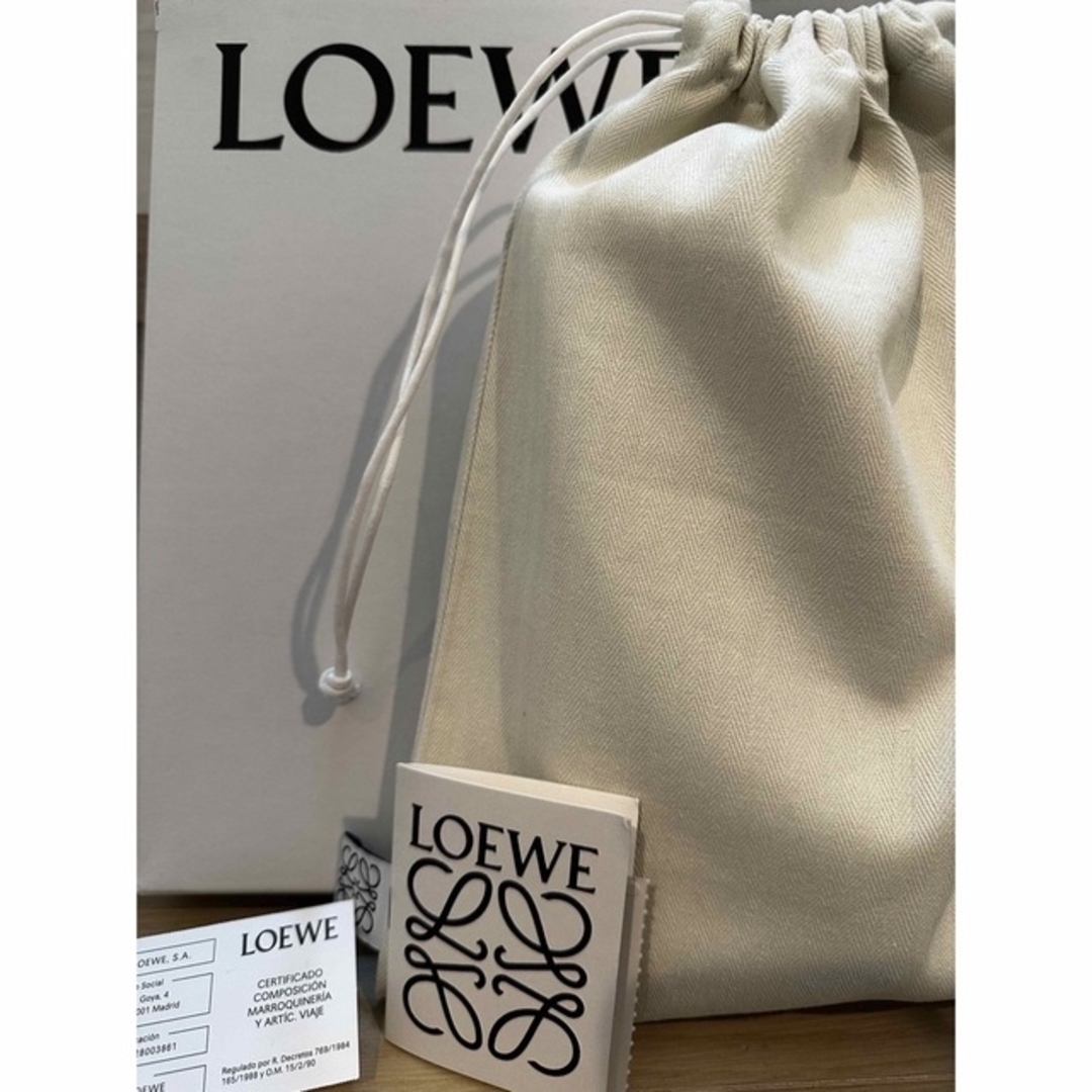 LOEWE ゲートポシェットウォレット