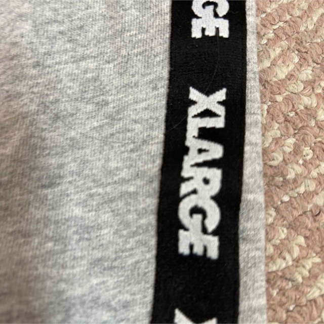 XLARGE(エクストララージ)のエクストララージ XLARGE スウェット　パンツ　ロゴ キッズ/ベビー/マタニティのキッズ服男の子用(90cm~)(パンツ/スパッツ)の商品写真