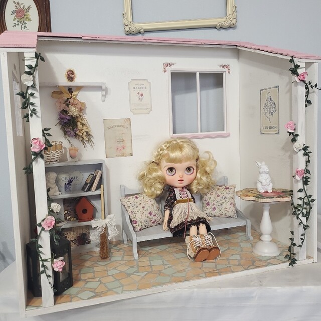 ピンクの屋根の小屋*°ドールハウス*°ハンドメイド*ブライスやリカちゃんなどに