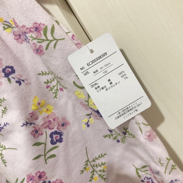 西松屋(ニシマツヤ)のタグ付き新品♡100サイズ♡半袖Tシャツ♡花柄♡くすみパープル キッズ/ベビー/マタニティのキッズ服男の子用(90cm~)(Tシャツ/カットソー)の商品写真